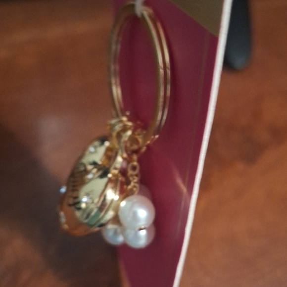 Juicy Couture Gold Heart Keychain with Pearl Charms - Picture 5 of 6